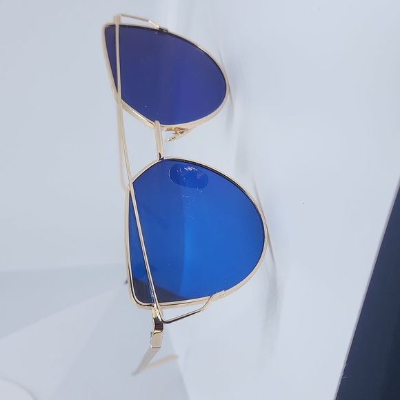 Blue lens sunglasses - Picture 2 of 4